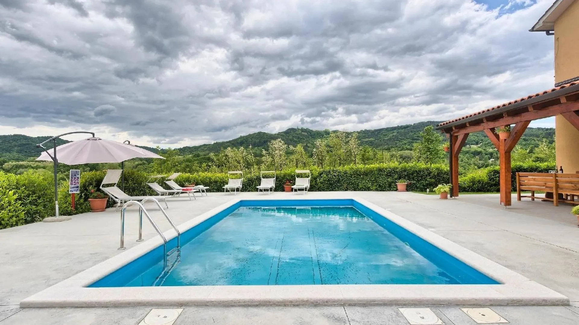 Holiday home Ferienhaus Mit Privatpool Fuer 10 Personen Ca 188 Qm In Zarecje, Istrien Binnenland Von Istrien